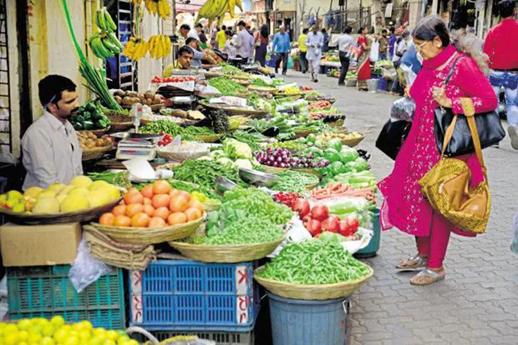 Retail inflation rises to 4-month high of 2.57% in February- India TV Paisa