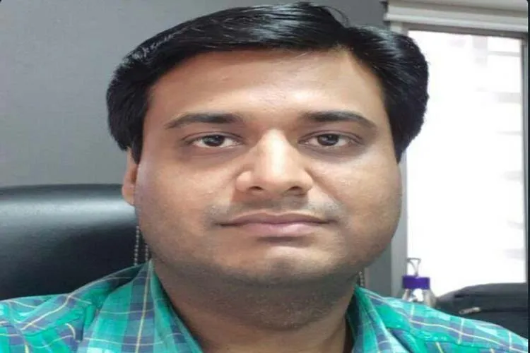 EC  nodal officer Arnab Roy missing- India TV Hindi
