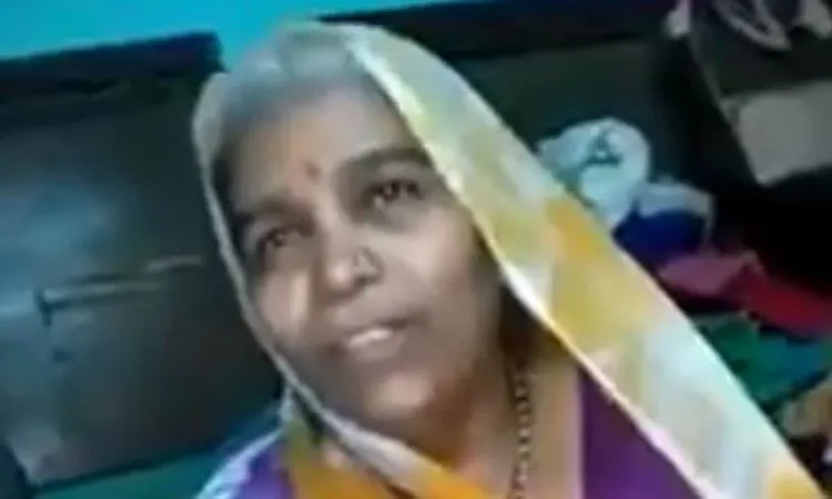 This woman singing Indian folk song about rain will win your heart - India TV Hindi