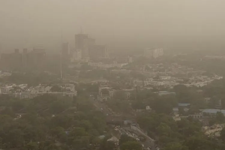 दिल्ली में वायु गुणवत्ता ‘अत्यंत खराब’, ‘गंभीर’ श्रेणी में पहुंचने की आशंका: सफर- India TV Hindi
