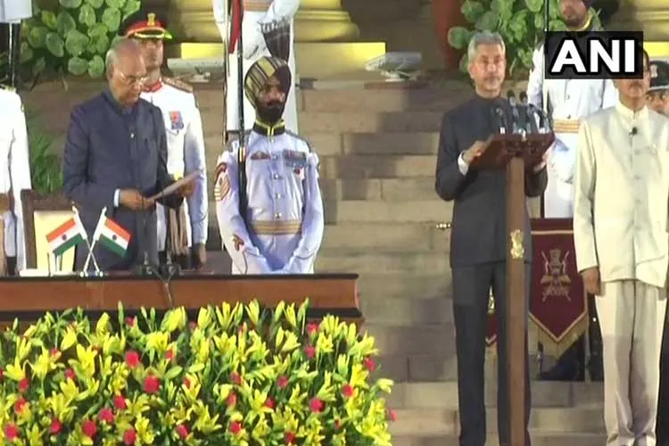 Former Foreign Secretary Subrahmanyam Jaishankar takes oath...- India TV Hindi