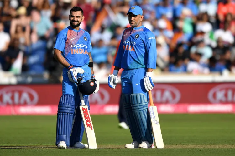 MS Dhoni's childhood coach Keshav Banerjee's big statement, Kohli does not have the ability to read - India TV Hindi