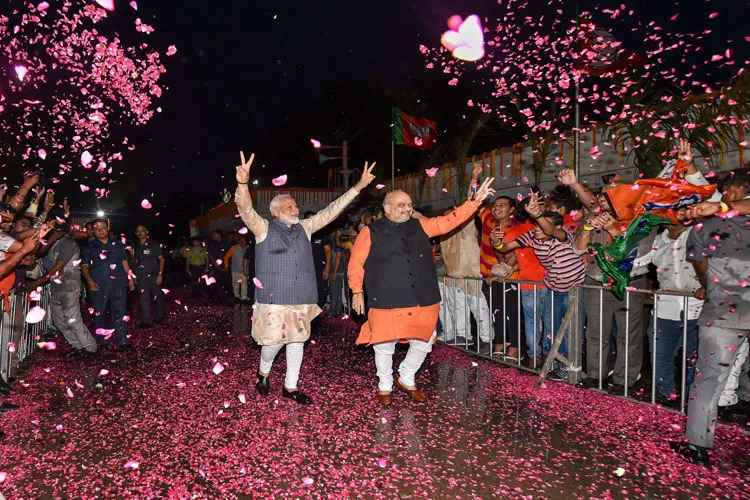 PM Narendra Modi vows to build strong, inclusive India- India TV Hindi