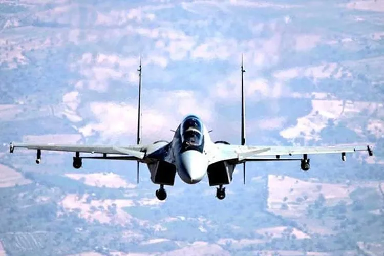 ब्रह्मोस के बाद डीआरडीओ ने सुखोई लड़ाकू विमान से गाइडेड बम छोड़ने का सफल परीक्षण किया- India TV Hindi