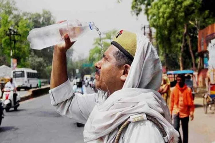 North India reels under intense heat; Jammu records its...- India TV Hindi