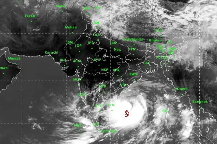 Cyclone Fani- India TV Hindi