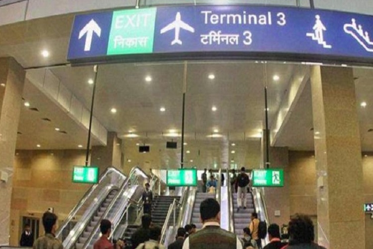 Two Chinese men held for entering IGI Airport on fake ticket । फर्जी टिकट  के साथ आईजीआई हवाईअड्डे में घुसे दो चीनी नागरिक गिरफ्तार - India TV Hindi  News