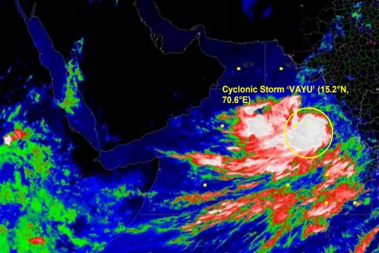 Cyclone Vayu- India TV Hindi