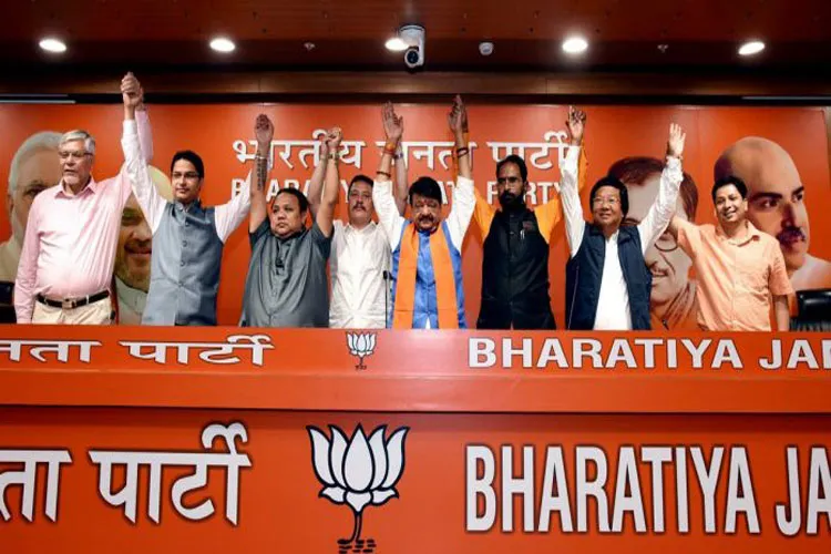 Mamata Banerjee’s govt may not survive till 2021: BJP leader Kailash Vijayvargiya- India TV Hindi
