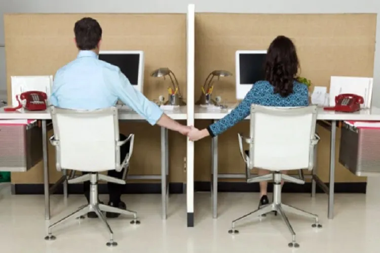 Office romance: Experts warn against conflict of interest- India TV Paisa
