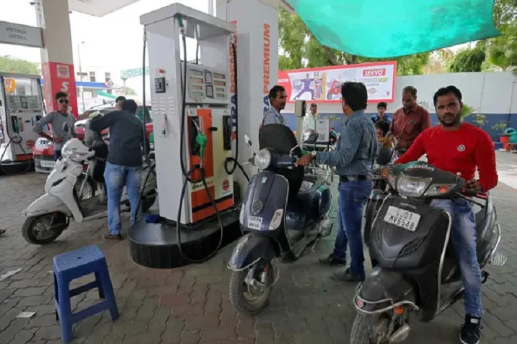 Petrol, diesel prices hiked on Sunday, Check today's rates- India TV Paisa