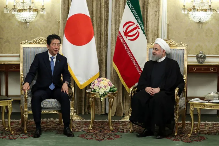 Japanese Minister Shinzo Abe with Ayatollah Khamenei | english.khamenei.ir- India TV Hindi