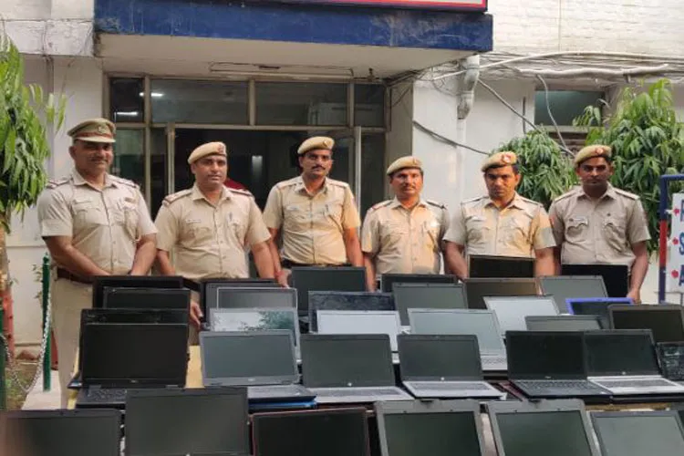 Laptop lifting gang busted, 193 laptops recovered- India TV Hindi