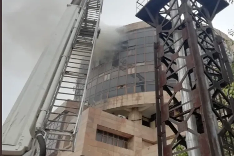 Delhi Karkardooma DGS building Fire- India TV Hindi