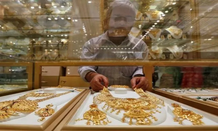 Gold, silver fall on weak overseas trend, profit-booking- India TV Paisa