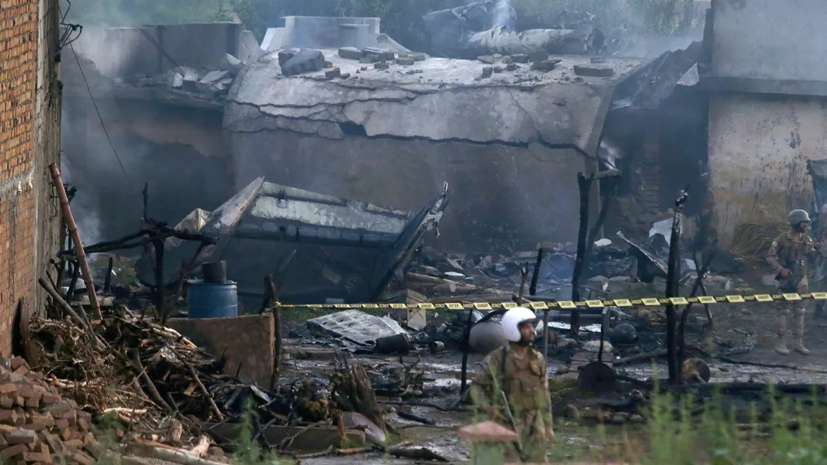 15 killed as Pakistan army plane crashes into residential area in Rawalpindi- India TV Hindi