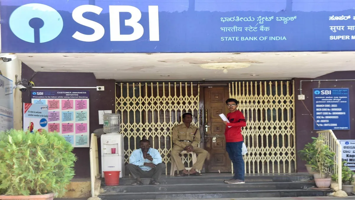 RBI slaps Rs 7 cr penalty on SBI, Union Bank of India violating various norms- India TV Paisa