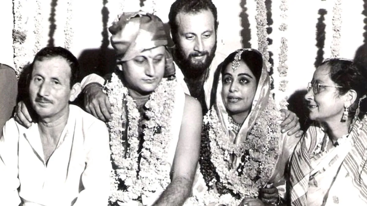Anupam Kher wishes wife Kirron Kher on 34th wedding anniversary- India TV Hindi