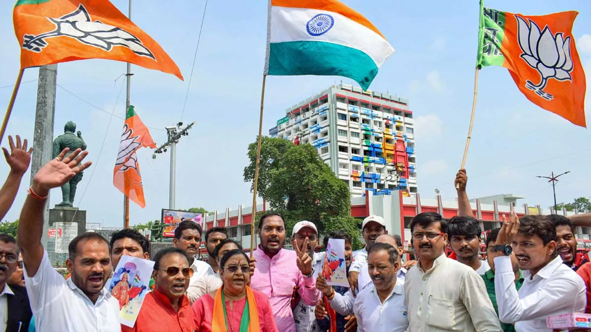 Bharatiya Janata Party workers celebrate government's...- India TV Hindi