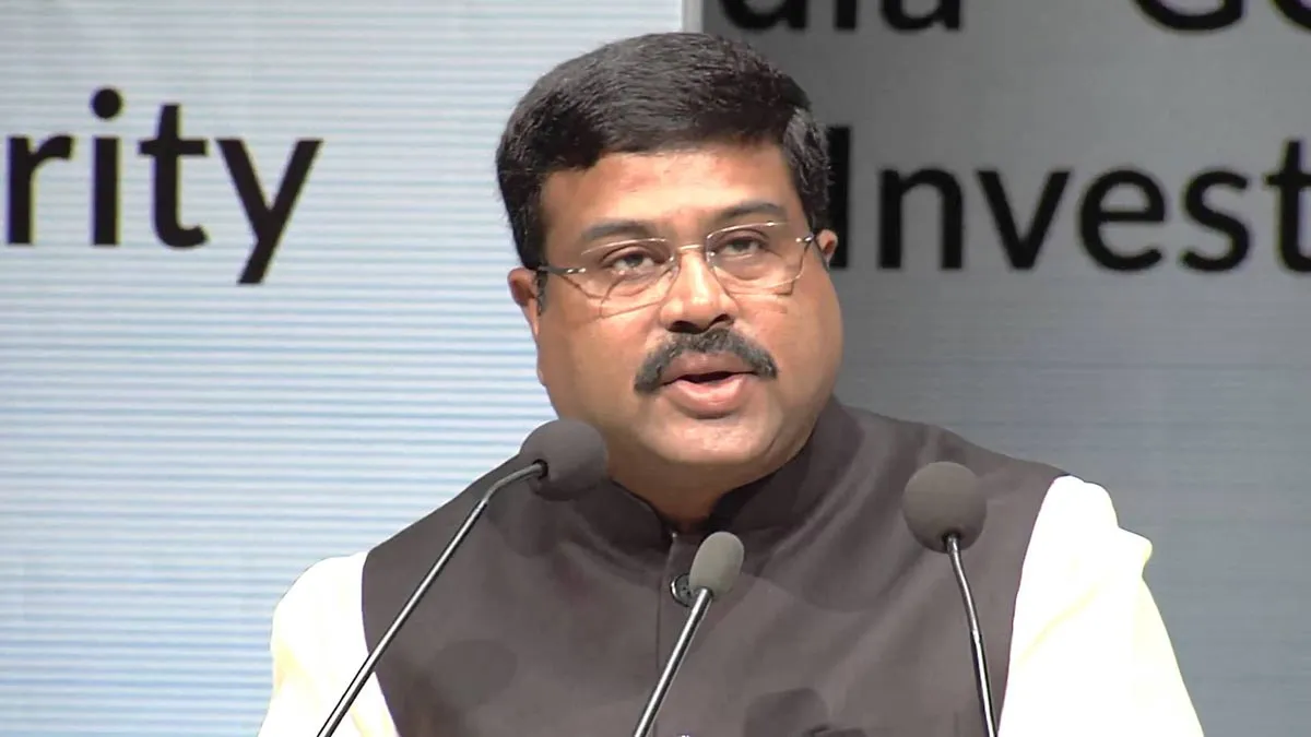 Pradhan says Rs 1.2 lakh cr investment planned for city gas network expansion |- India TV Paisa