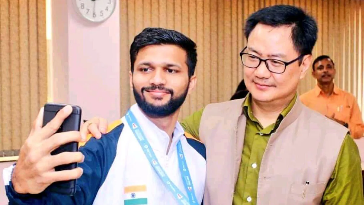 खेल मंत्री रिजिजू ने की पदक विजेता पहलवानों को नकद पुरस्कार देने की घोषणा- India TV Hindi