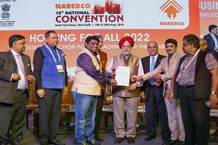 Minister of State for Housing & Urban Affairs Hardeep Singh Puri at the 15th National Convention on - India TV Paisa
