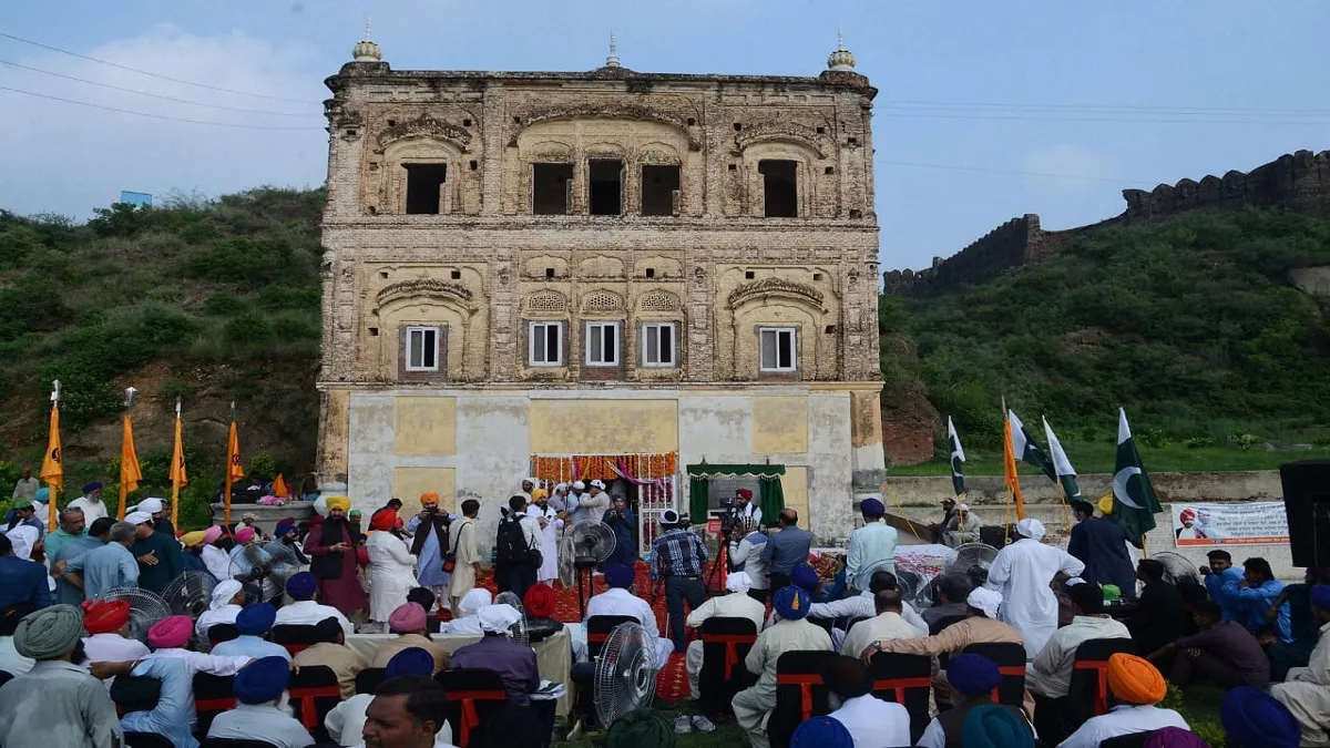 72 years after partition, Pak opens historic gurdwara in...- India TV Hindi