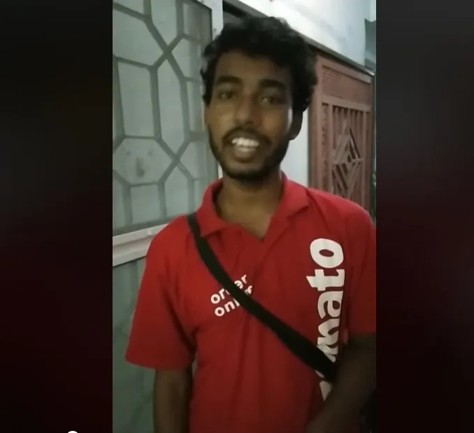 zomato delivery boy- India TV Hindi