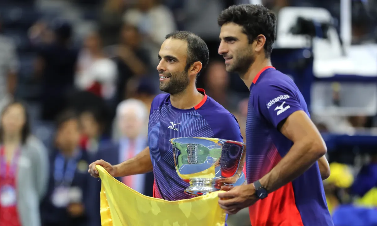 uan Sebastian Cabal and Robert Farah of Colombia celebrate after winning their Men's Doubles final m- India TV Hindi