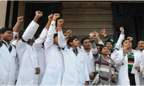  In case of beating of doctor in tea garden, doctors...- India TV Hindi