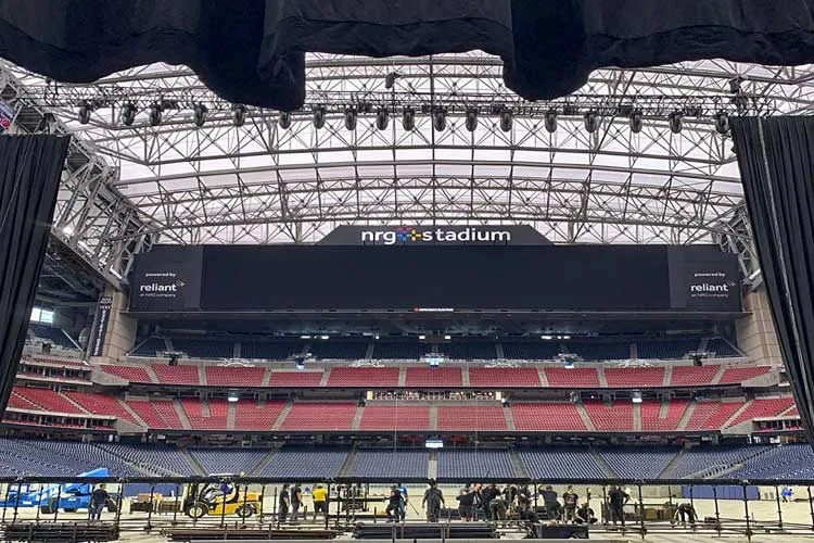 Preparations underway at the NRG Stadium for Prime Minister...- India TV Hindi