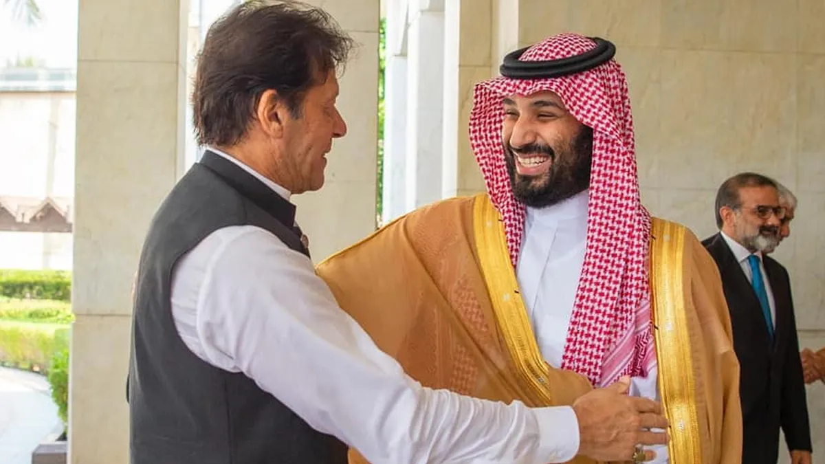 Pakistan PM Imran Khan and Saudi Crown Prince Mohamed bin Salman | AP- India TV Hindi