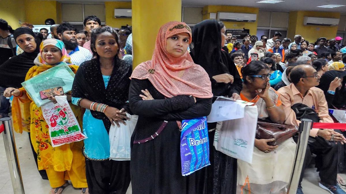 People wait for their turn for the rectification of birth and death certificate at Kolkata Municipal- India TV Hindi