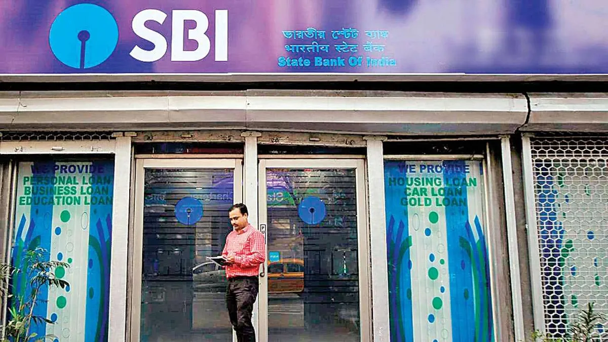 Ahead of festivals, SBI again cuts lending rates by 10 bps- India TV Paisa