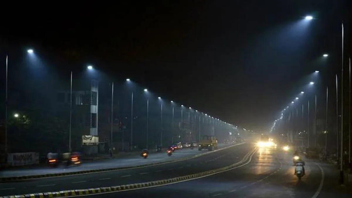 Over 2 lakh streetlights to be installed across Delhi to...- India TV Hindi