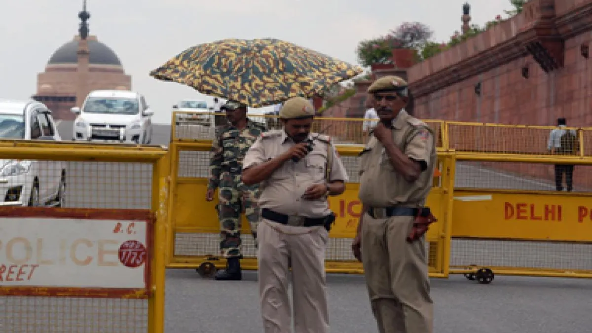 चुनावी मौसम की 'गरमी' में भाजपा पर भारी न पड़ जाए दिल्ली पुलिस की 'नरमी'!- India TV Hindi