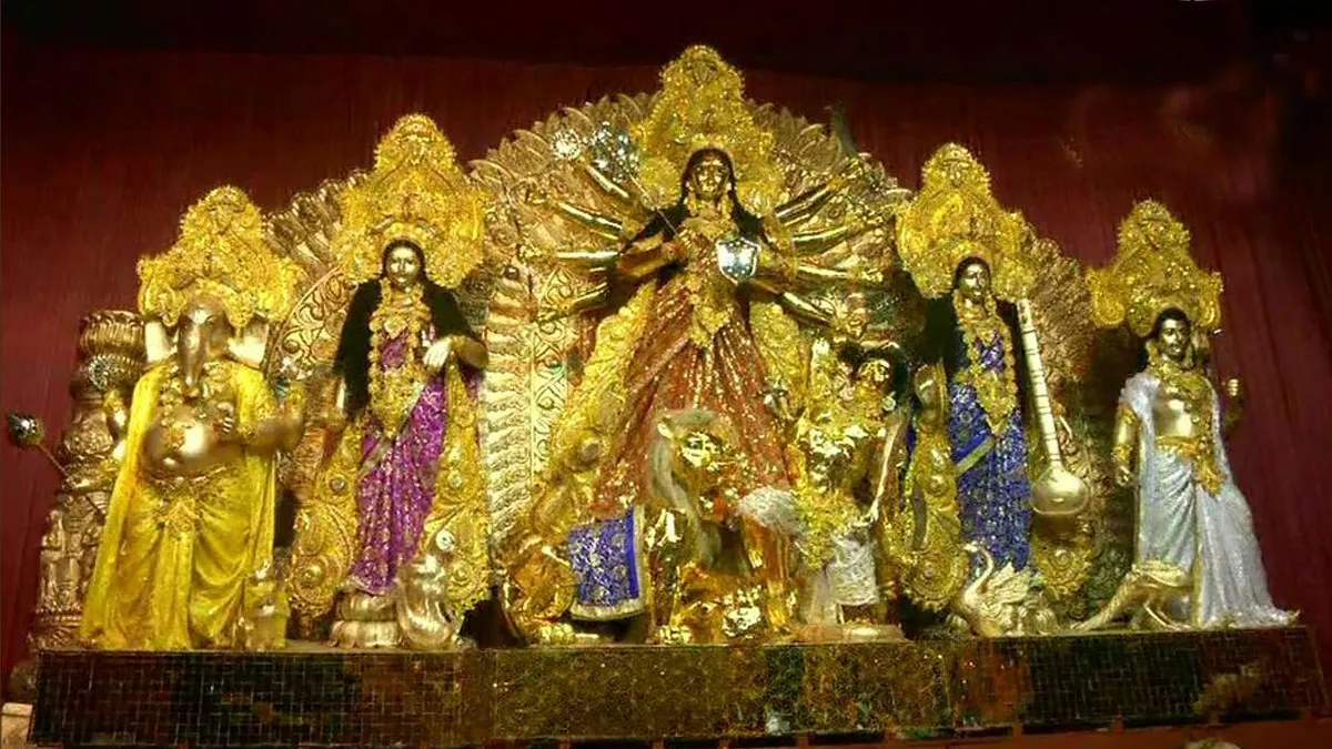 Durga puja 50 kg gold idol installed in kolkata pandal see photos- India TV Hindi