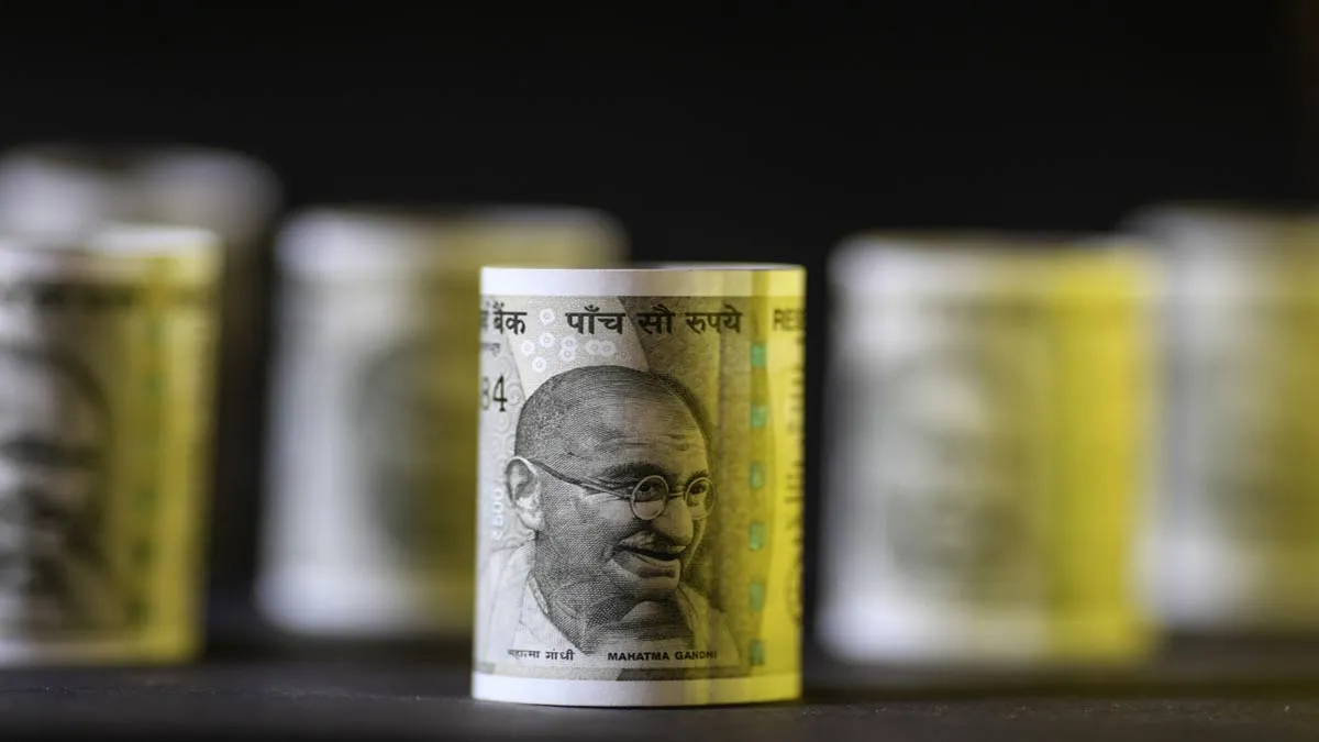 Investments via P-notes fall for fourth month in a row, stand at Rs 76,611 cr- India TV Paisa