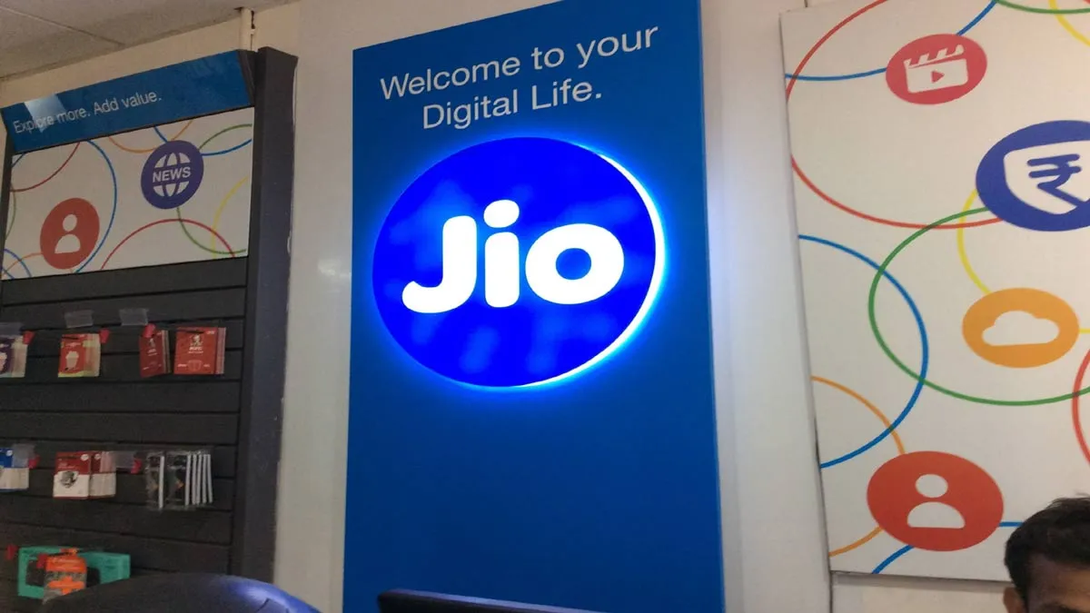 Reliance Jio alleges fraud by incumbent telcos to earn IUC revenue- India TV Paisa
