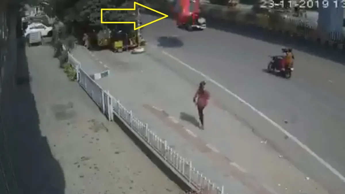 Woman killed, 6 injured after speedy car falls from...- India TV Hindi