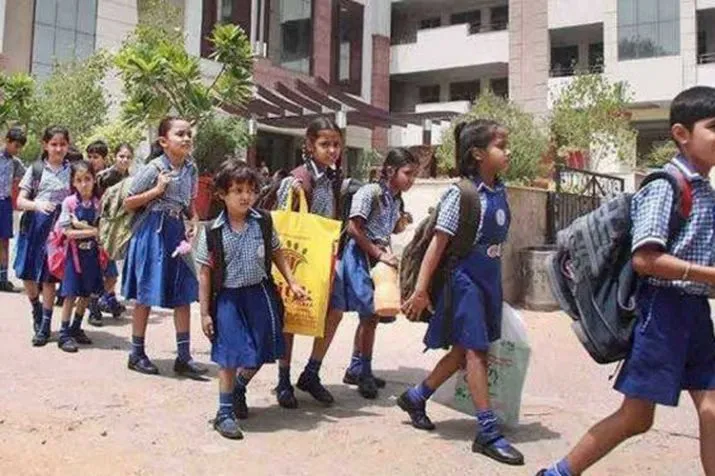 दिल्ली: नर्सरी स्कूल एडमिशन प्रक्रिया में देरी, माता-पिता अपने बच्चों के भविष्य के लिए चिंतित- India TV Hindi