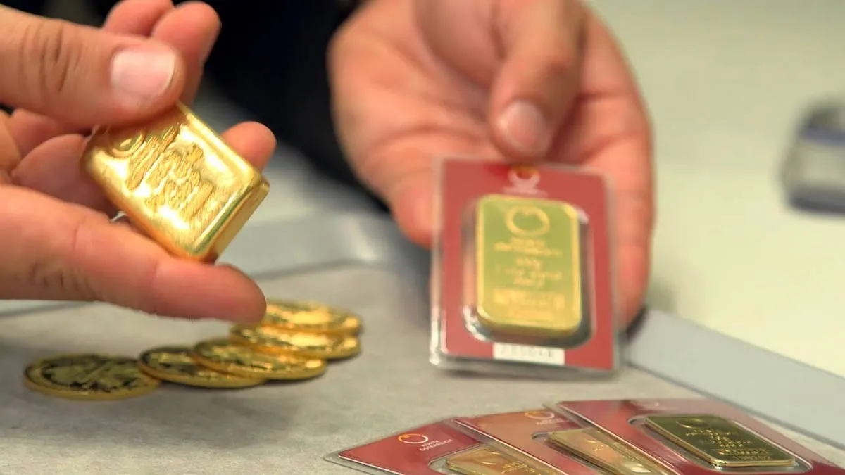 Gold prices slip by Rs 149 on weak global cues- India TV Paisa