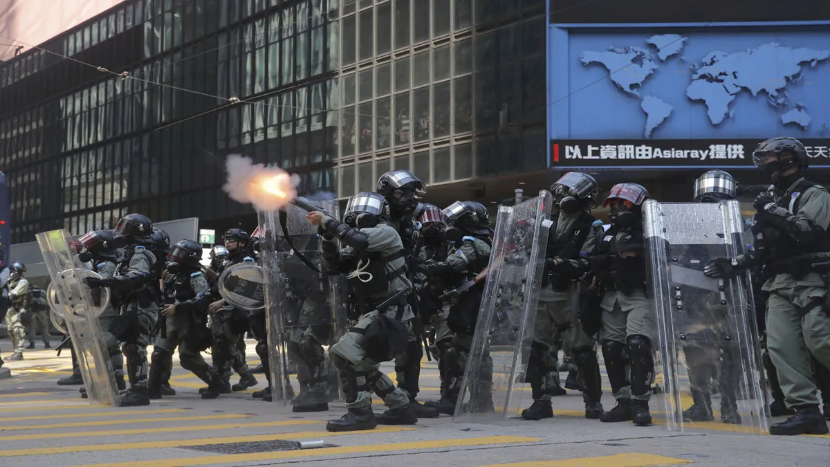 हांगकांग पुलिस, प्रदर्शनकारी, गोलियां चलाई- India TV Hindi