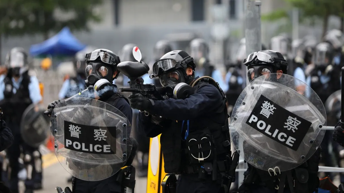 हांगकांग में पुलिस ने विश्वविद्यालय की घेराबंदी खत्म की, प्रदर्शन फिर शुरू होने की आशंका- India TV Hindi