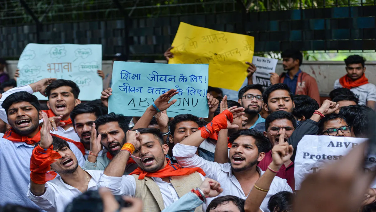 Protest in Delhi over Jawaharlal Nehru University fee hike- India TV Hindi