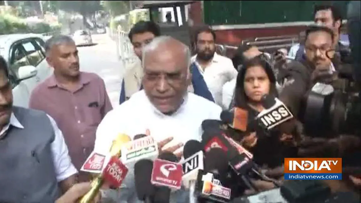 Congress will decide on supporting Shiv Sena after Discussing senion Maharashtra Leaders says Kharge- India TV Hindi