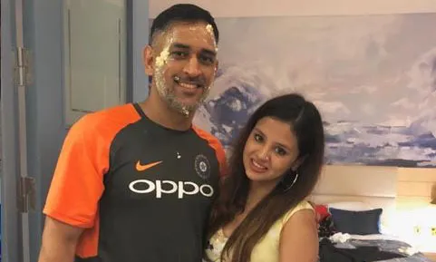 Ms Dhoni with Wife Sakshi - India TV Hindi