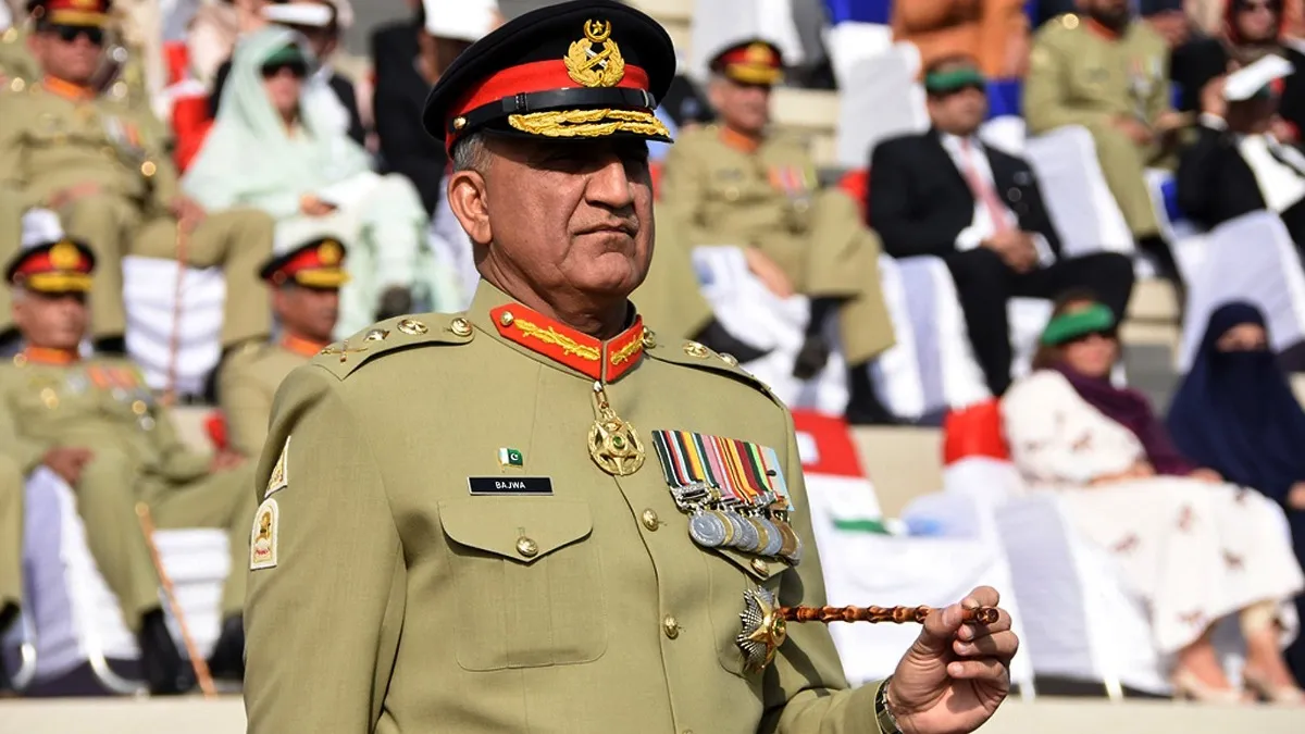 Pak Army chief Gen Bajwa grants 6 months conditional extension by Supreme Court- India TV Hindi