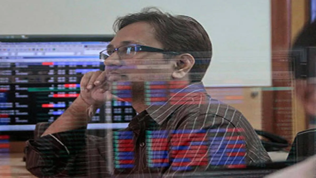 Sensex retreats from lifetime high, ends 68 pts lower; Nifty above 12K- India TV Paisa