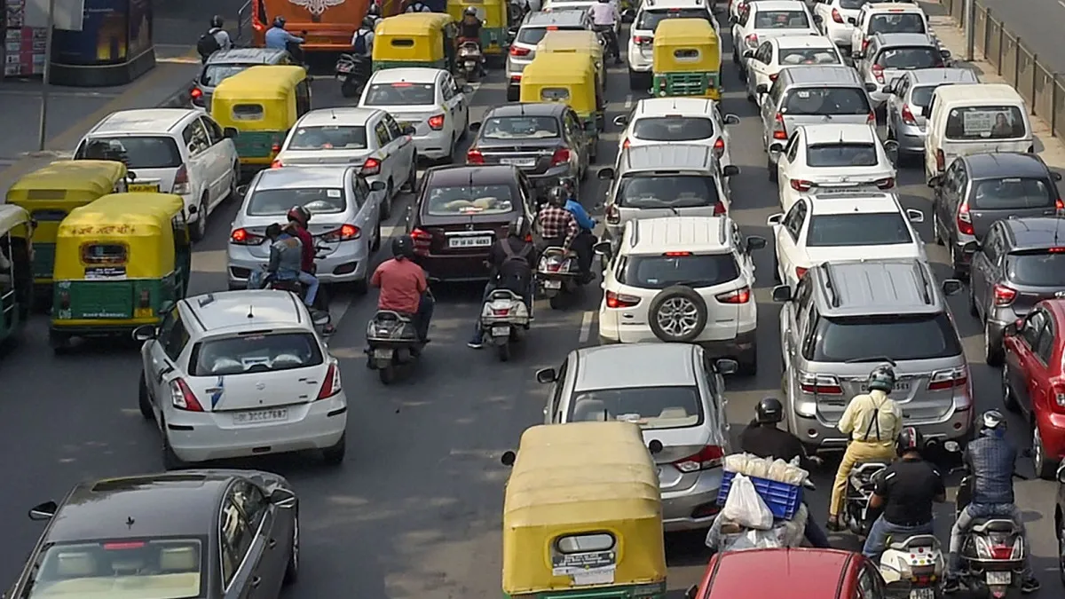 View of the traffic jam at Vikas Marg.- India TV Hindi